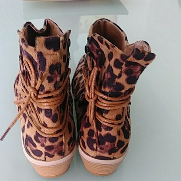 Leopard booties nwob - Picture 3 of 3